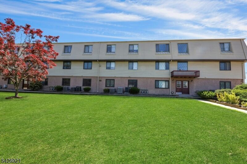 Property Photo:  846 Riverside Ave 202  NJ 07071 