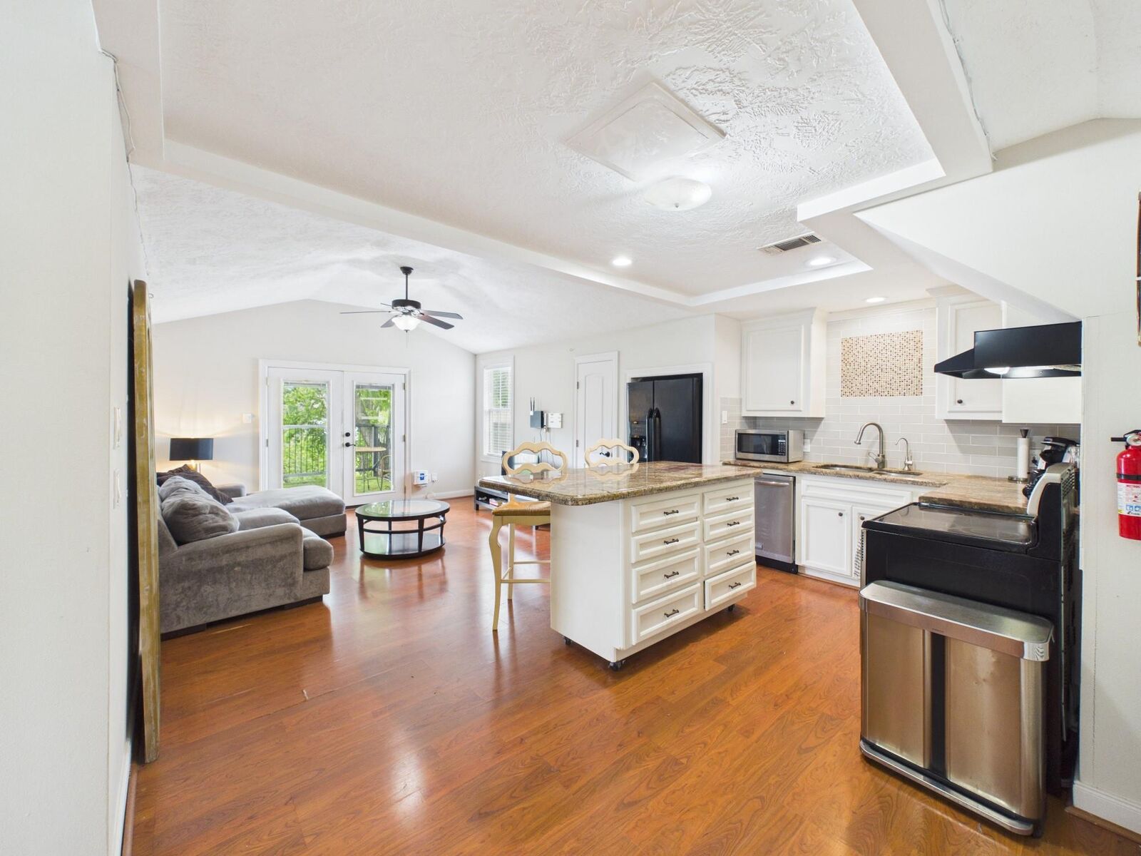 Property Photo:  5110 Academy Street 5  TX 77005 