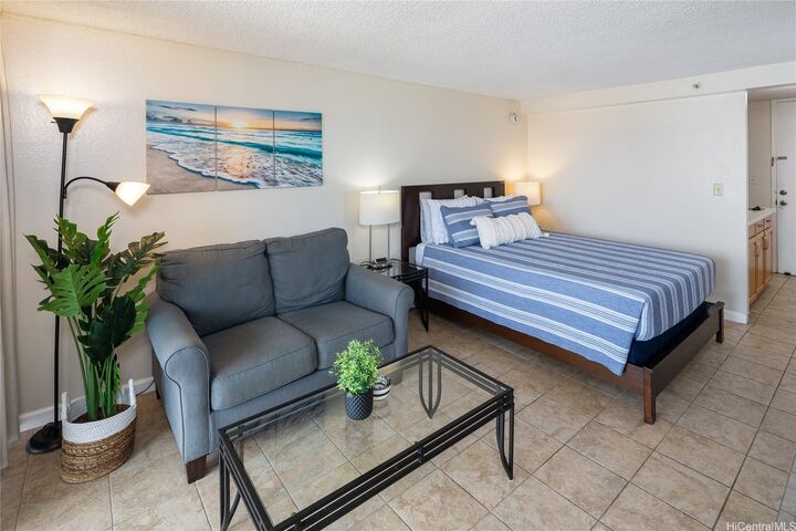 Property Photo:  445 Seaside Avenue 2212  HI 96815 
