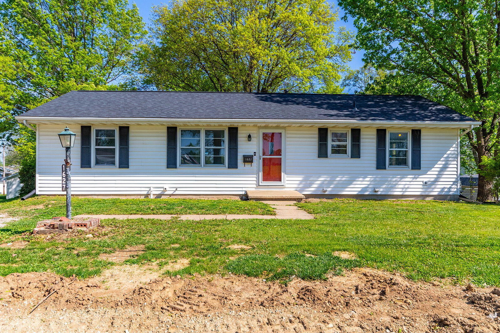Property Photo:  1627 W Curtis Street  MO 65265 