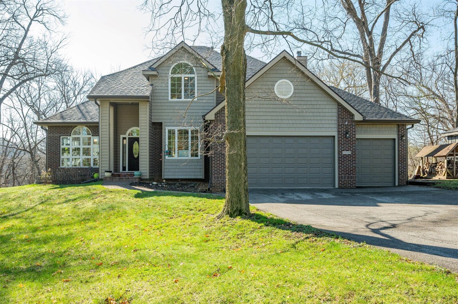 Property Photo: 3800 Phoenix Street IA 50014