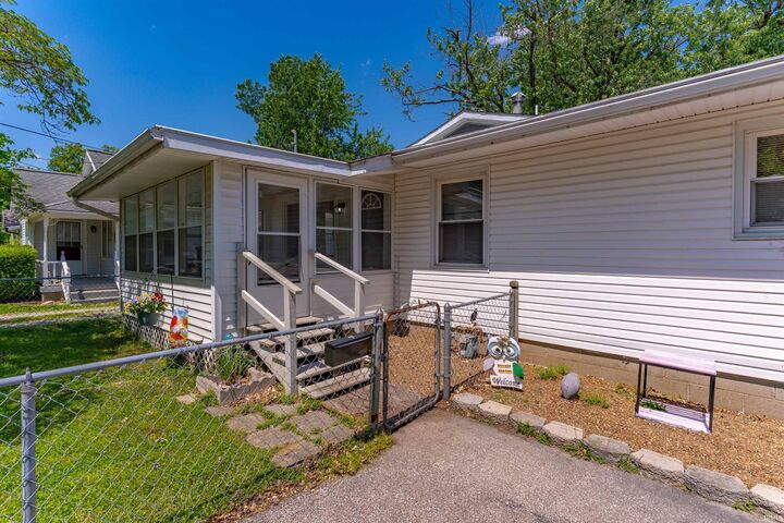 Property Photo:  3014 Sweetser Avenue  IN 47714-4047 