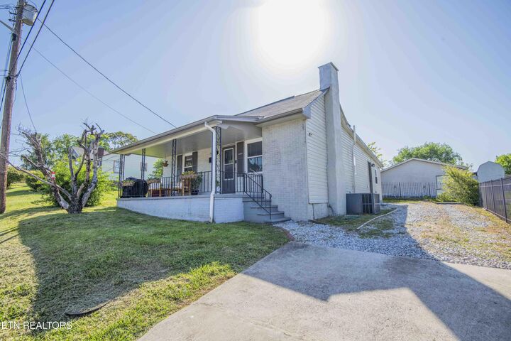 Property Photo:  1512 Pickett Ave  TN 37921 