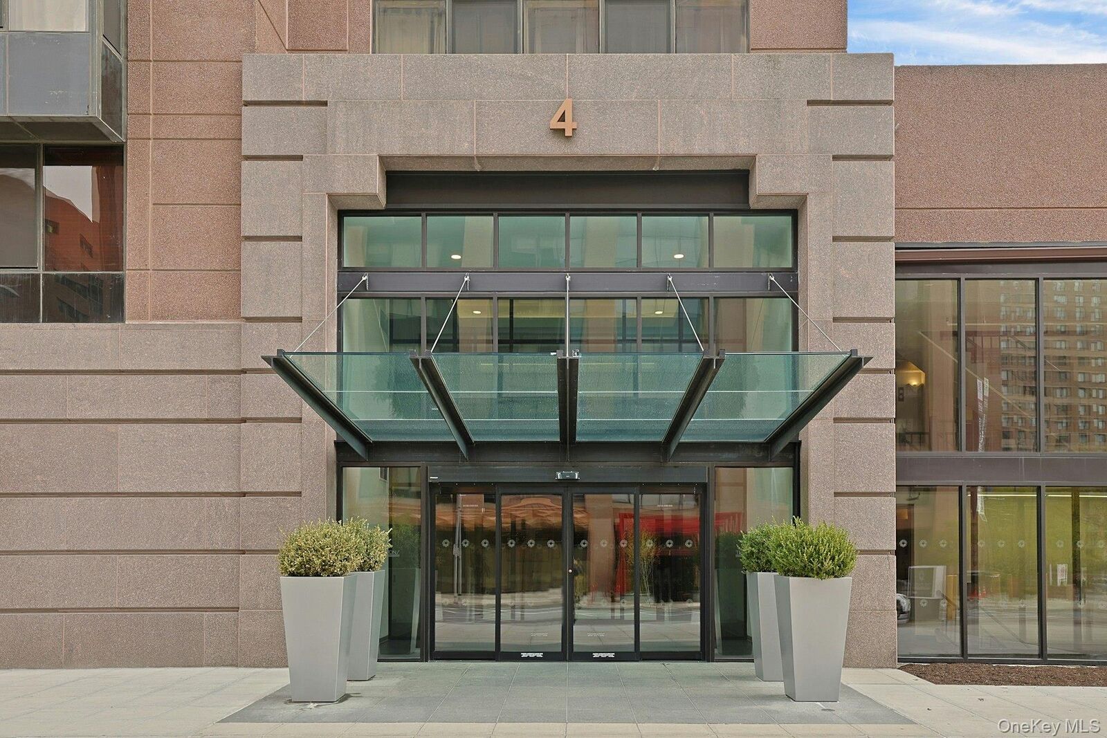 Property Photo:  4 Martine 421  NY 10606 