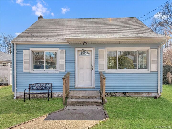 Property Photo:  106 Eleanor Avenue  NY 11950 
