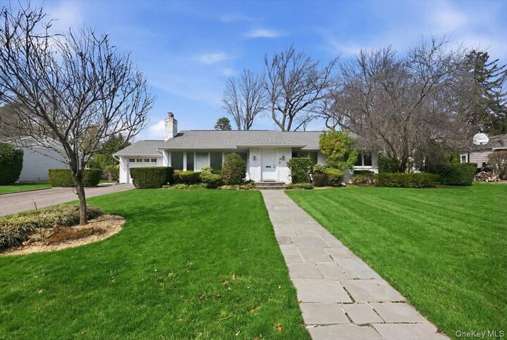 Property Photo:  41 Highfield Lane  NY 11577 
