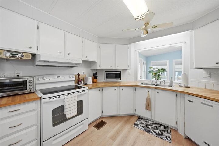 Property Photo: 10303 Burnt Store Road 173 FL 33950