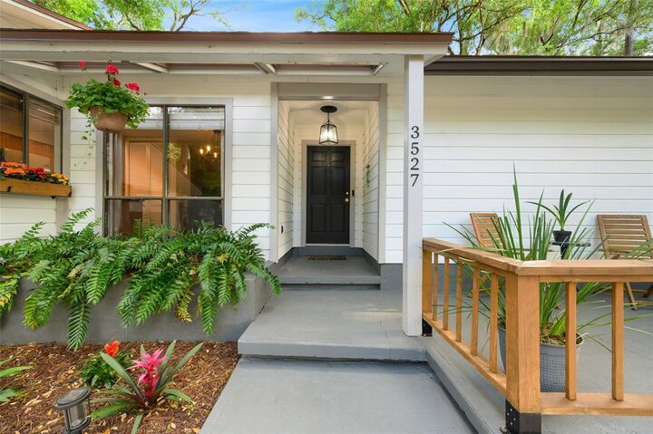 Property Photo:  3527 NW 46th Place  FL 32605 