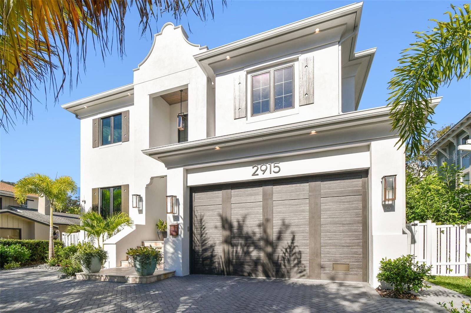 Property Photo: 2915 W Harbor View Avenue FL 33611