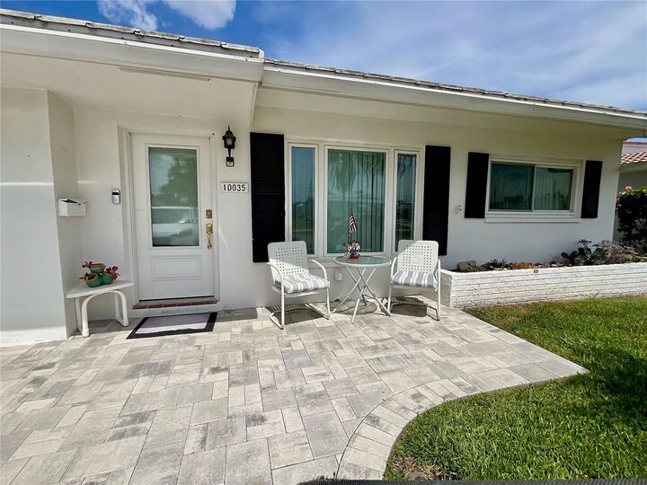 Property Photo:  10035 Mainlands Boulevard N  FL 33782 