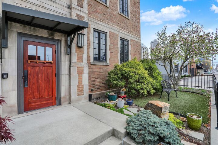 Property Photo:  825 N Delaware Street 5B  IN 46204 