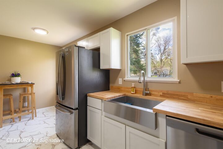 Property Photo:  419 E Water Street  MI 48476 