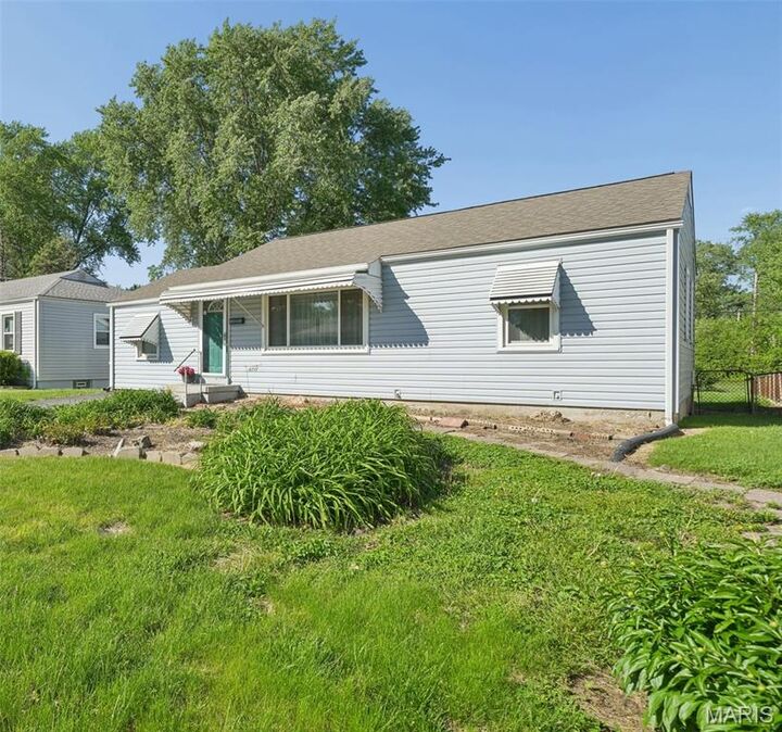 Property Photo:  831 Loekes Drive  MO 63031 