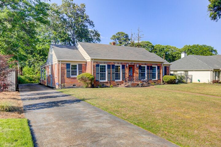 Property Photo: 5676 Barfield Rd TN 38120