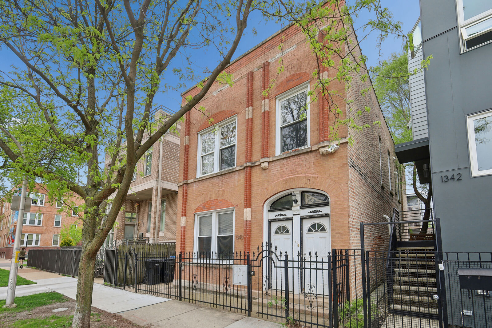 Property Photo:  1340 N Rockwell Street  IL 60622 