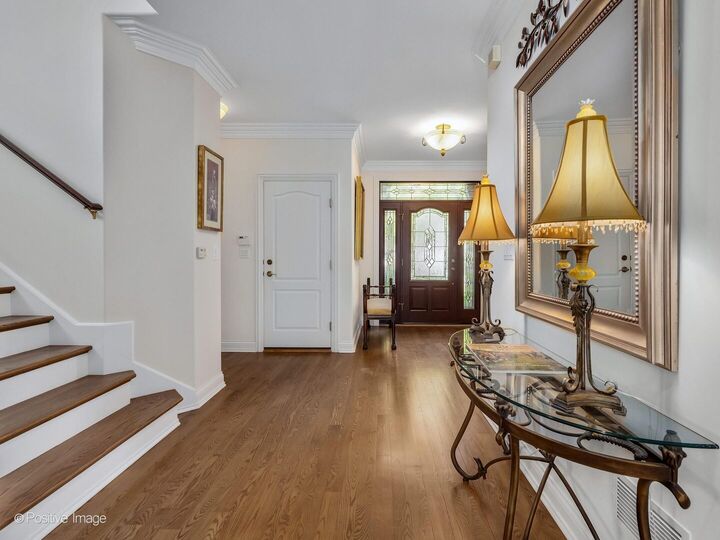 Property Photo:  620 S Waiola Avenue  IL 60525 