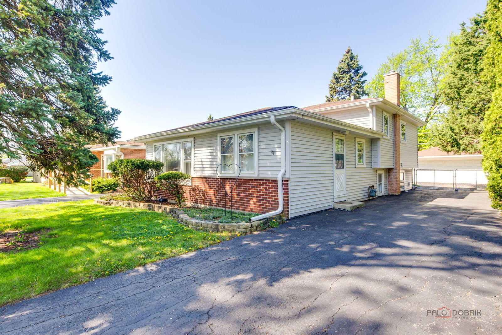 Property Photo:  338 Ash Avenue  IL 60191 