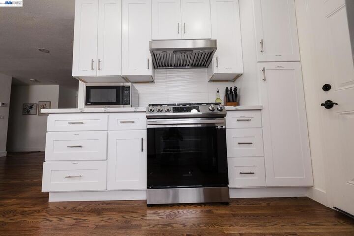 Property Photo:  767 Lemos Ave  CA 93901 