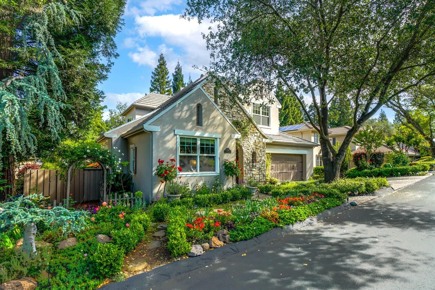 Property Photo: 5512 Riviera CA 95746