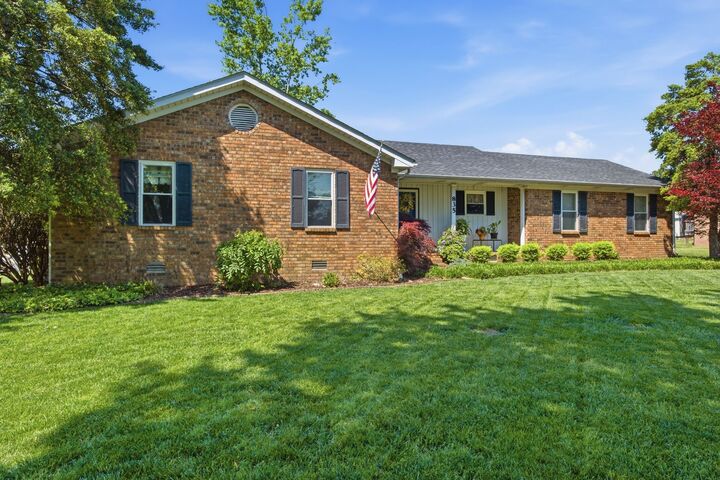 Property Photo:  835 S Broadway St  TN 37148 