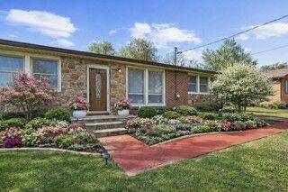 Property Photo:  4025 Kings Cir  TN 37218 