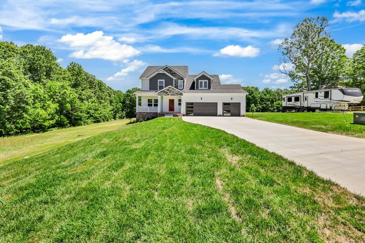 Property Photo: 233 Lewis Grant Ln TN 37171