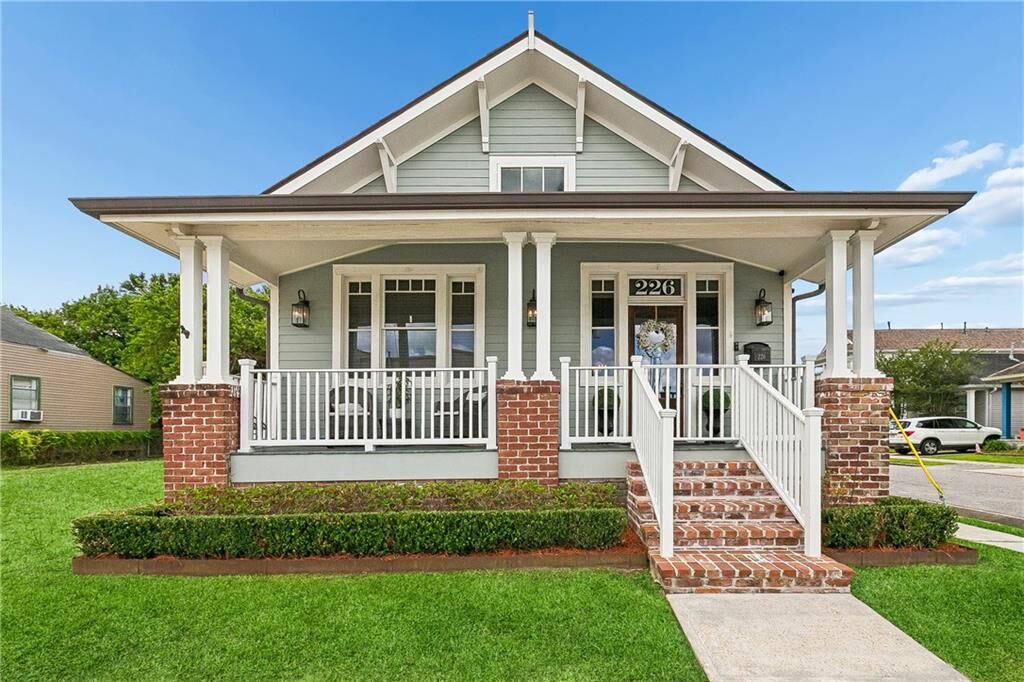 Property Photo:  226 1st Street  LA 70053 