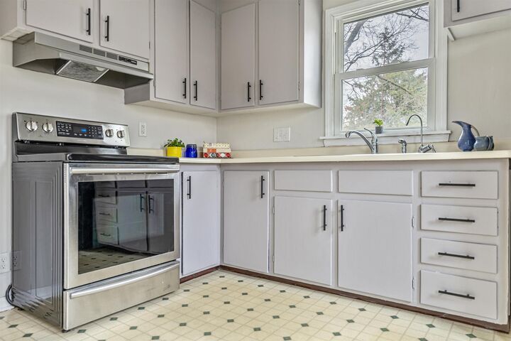 Property Photo:  16 Seneca Avenue  VT 05452 