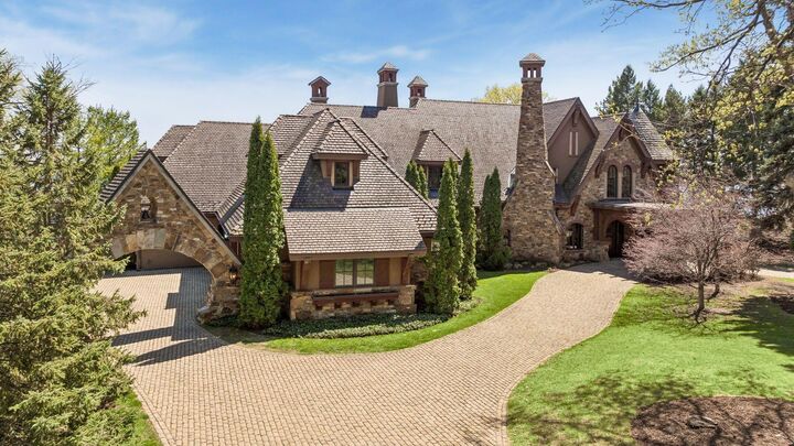 Property Photo:  358 Ferndale Road S  MN 55391 