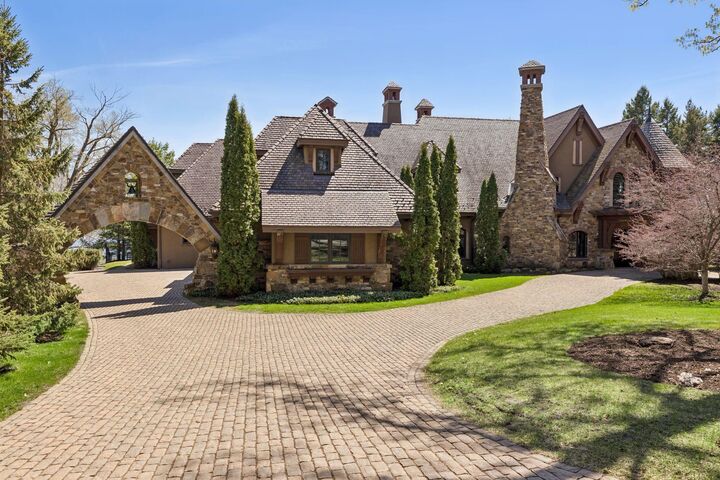 Property Photo:  358 Ferndale Road S  MN 55391 