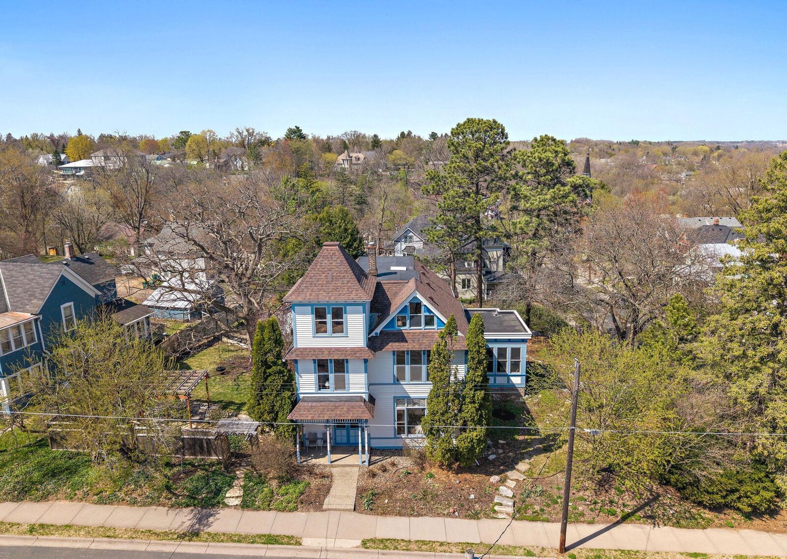 Property Photo:  406 Olive Street W  MN 55082 