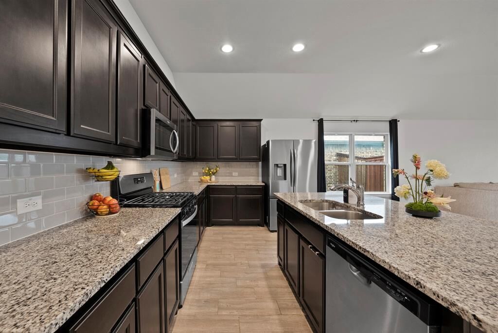 Property Photo:  340 Freestall Drive  TX 76065 