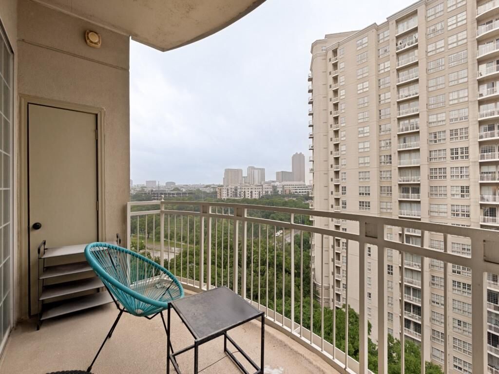 Property Photo:  3225 Turtle Creek Boulevard 943  TX 75219 