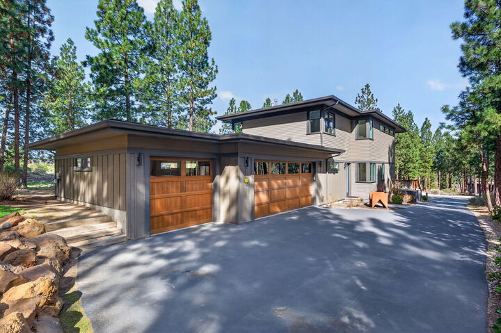 Property Photo:  61422 Meeks Trail  OR 97702 
