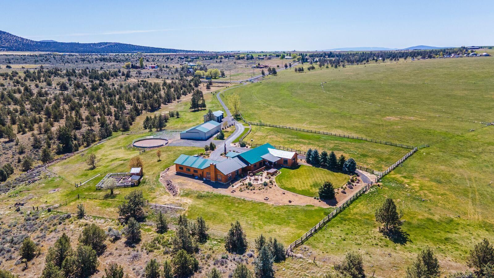 Property Photo: 10000 SW Lyons Drive OR 97734