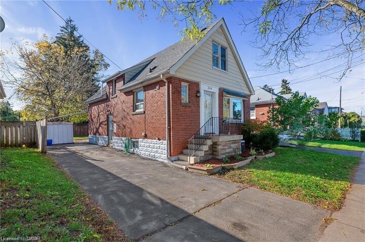Property Photo: 284 Brucedale Avenue E ON L9A 1P9