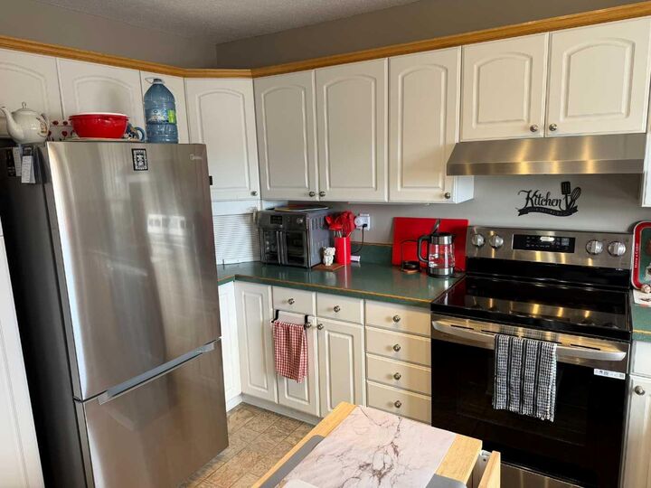 Property Photo: 121 2 Avenue AB T0H 1M0