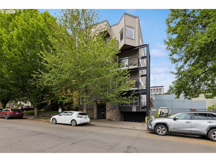 Property Photo:  2241 NW Pettygrove St 5  OR 97210 