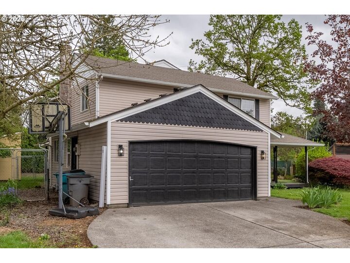 Property Photo:  2403 NE 95th Ct  WA 98662 