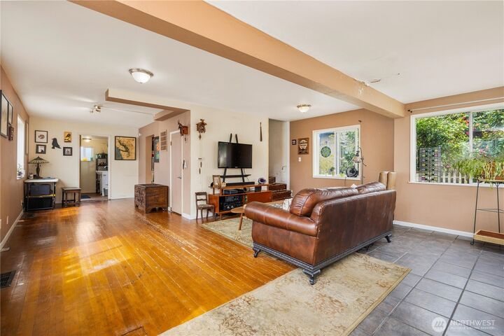 Property Photo:  1628  Oakes Ave  WA 98201 
