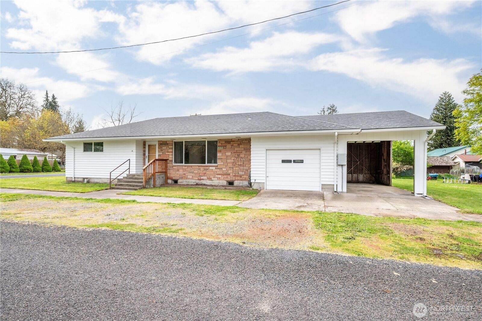 Property Photo:  301  Cedar Street  WA 98591 