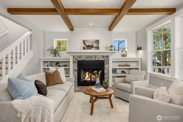 Property Photo:  10717 NE Manitou Park Boulevard  WA 98110 