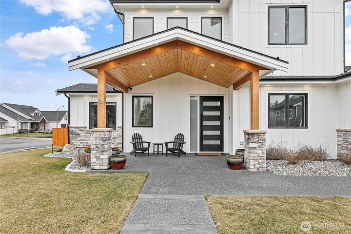 Property Photo:  5937  April Lane  WA 98248 