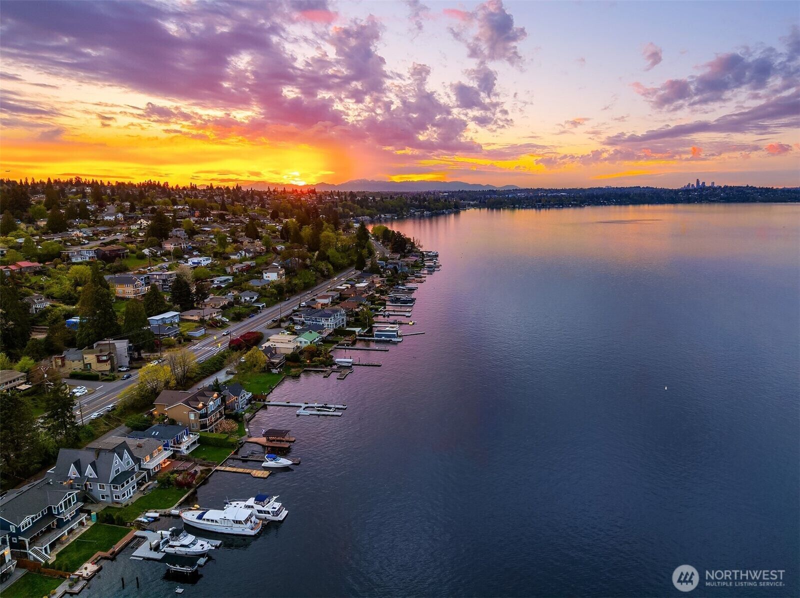 Property Photo:  10624  Rainier Avenue  S  WA 98178 