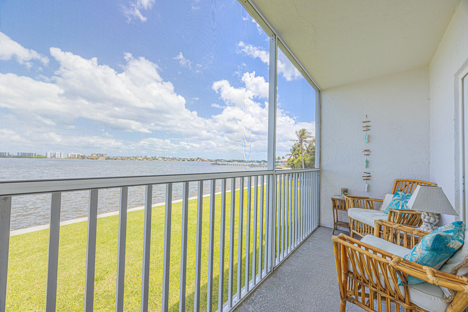 Property Photo:  1516 S Lakeside Drive 203  FL 33460 