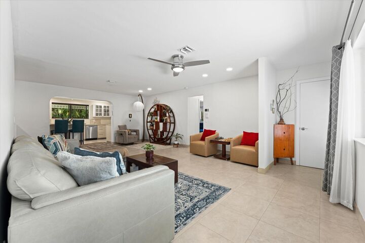 Property Photo:  1101 NE 4th Court  FL 33009 