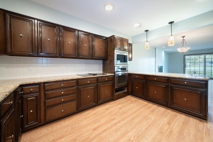 Property Photo:  30 E Saint Cloud Pl  KS 67230 