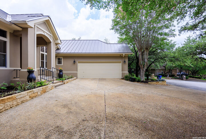 Property Photo:  2102 Elm Vista  TX 78230 