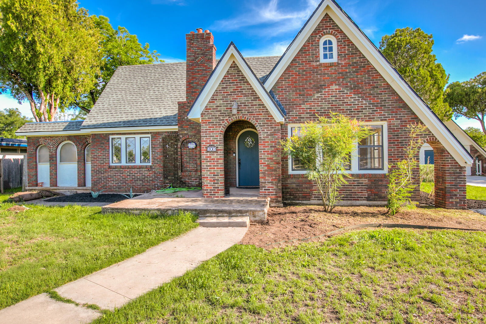 Property Photo:  303 Glenmore Drive  TX 76903 