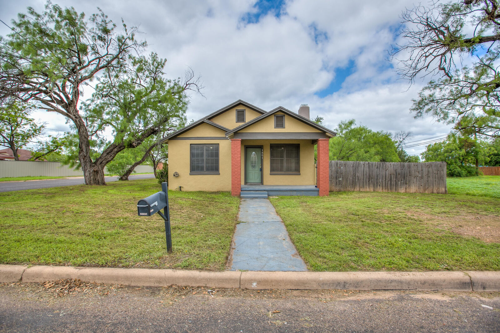 Property Photo:  1801 Childress Street  TX 76901 